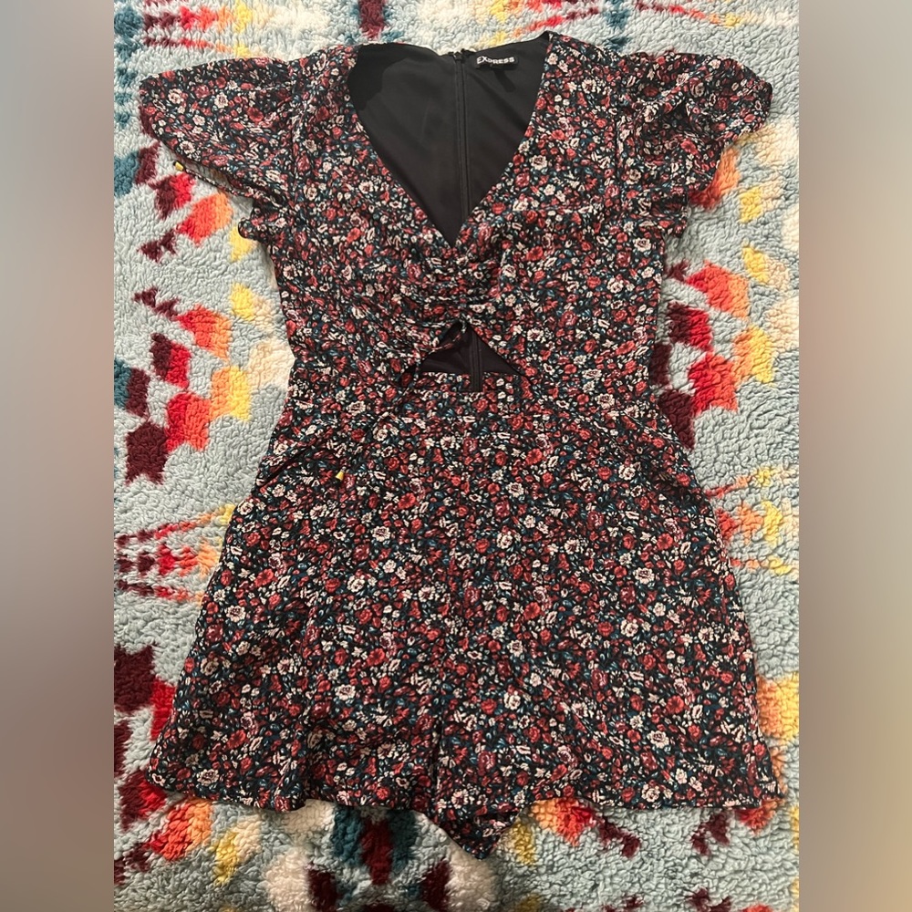 EXPRESS Short Romper